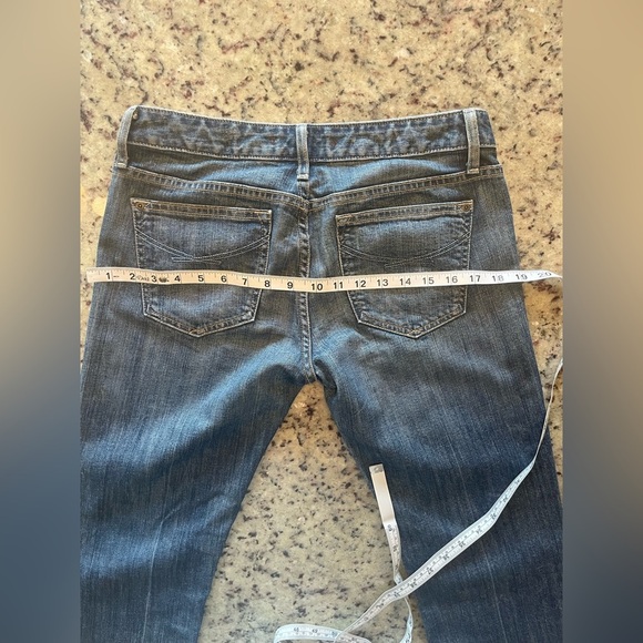 Women’s Y2K gap low rise boot cut jeans in medium wash size 28/6 X 32 - Picture 7 of 10